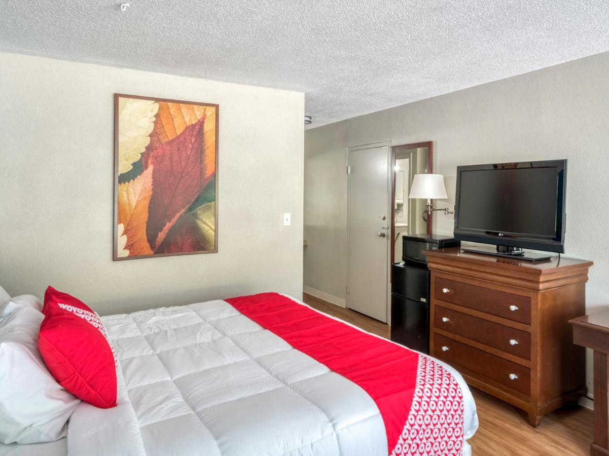 Oyo Hotel Battleboro Экстерьер фото