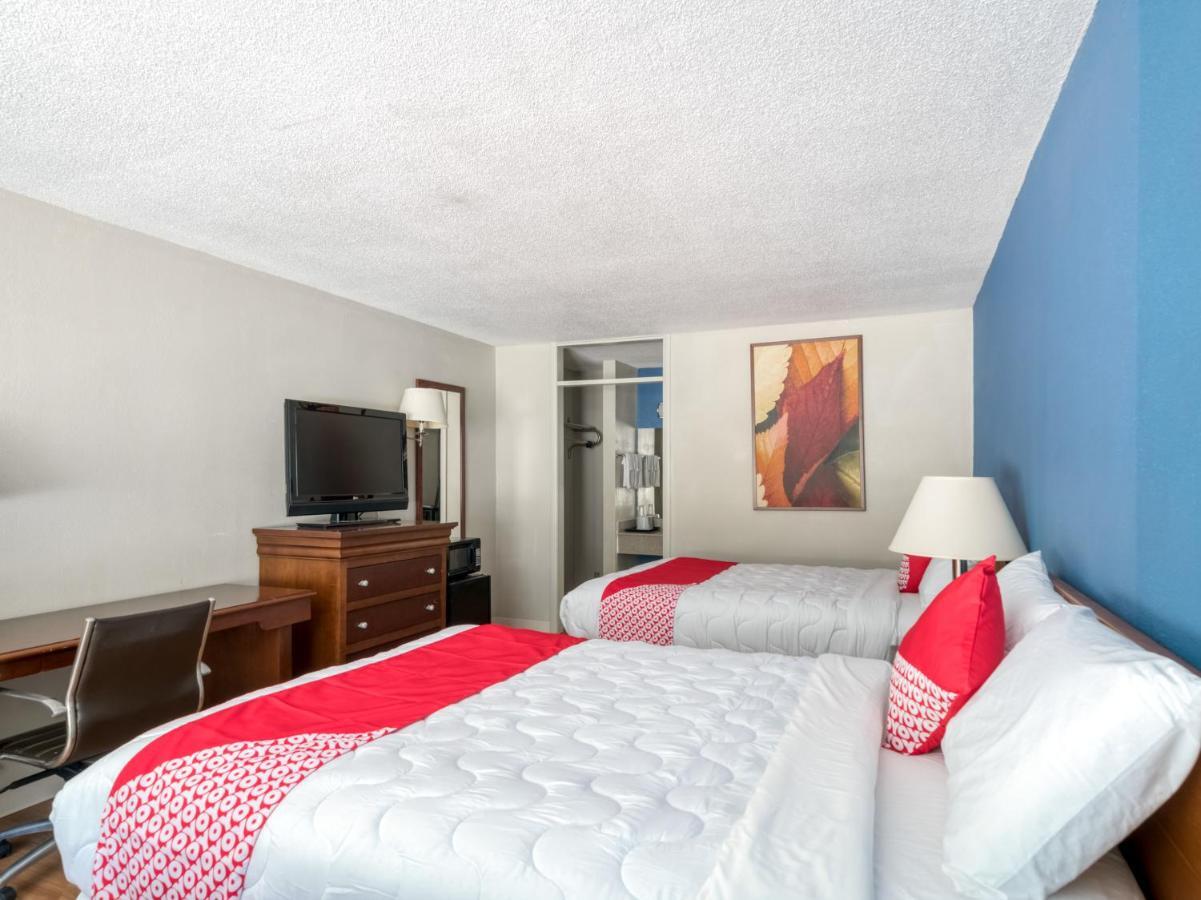 Oyo Hotel Battleboro Экстерьер фото